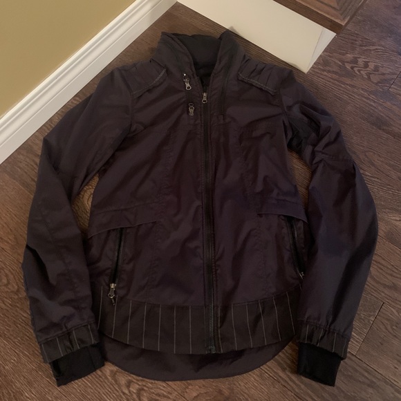 🍋Lululemon “Spring Forward Jacket” Size 4 black - Picture 10 of 13